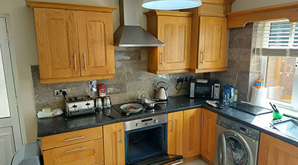 oak-kitchen-cabinets-before-respray