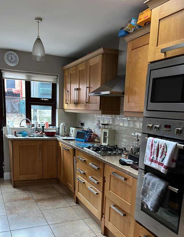 dated-kitchen-before-professional-respray